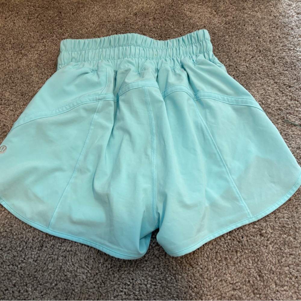 LuLulemon hotty hot shorts size 2